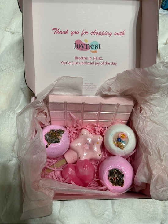 Joynest Other - Pink Bath Bomb Gift Set — Relaxing Floral Soak 7pc.